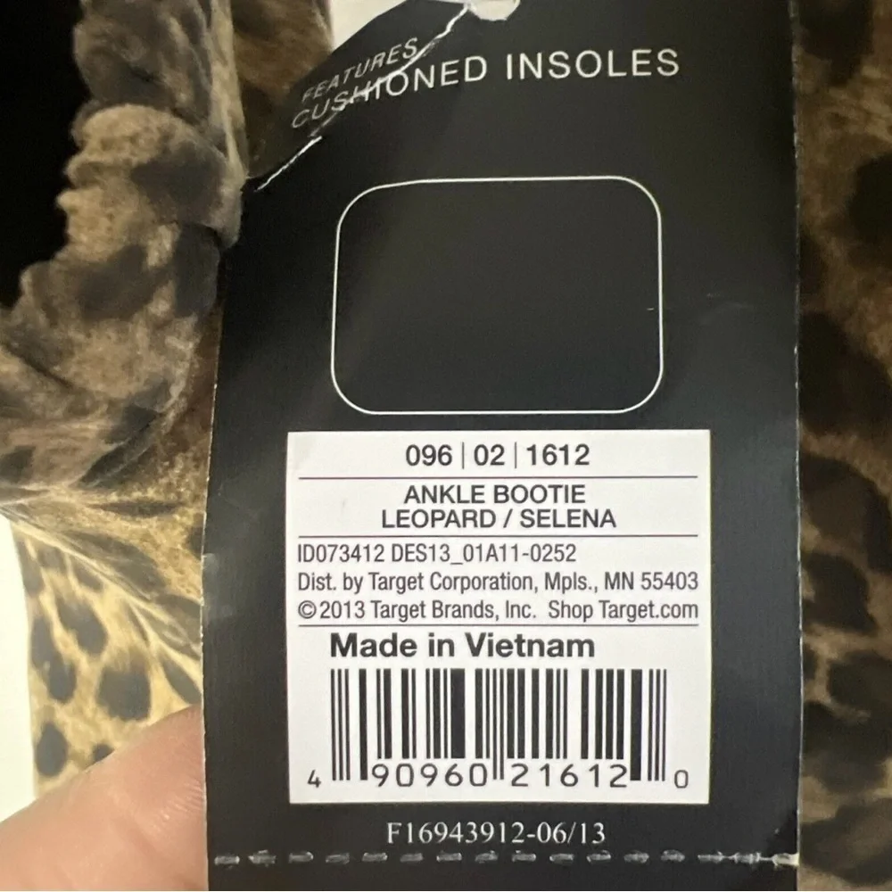 Sam & Libby Selena leopard print heeled bootie size 9 cushioned insole